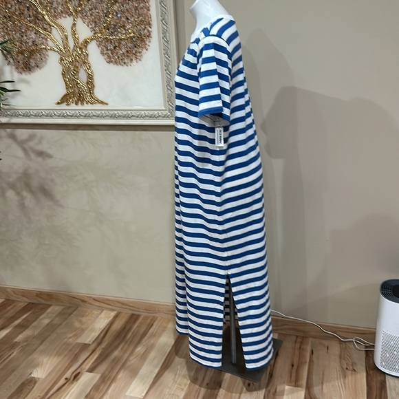 Old Navy Blue and White Striped Maxi Dress Vintage Crew-Neck Maxi T-Shirt Dress - Picture 3 of 5